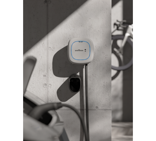 Зарядна станція Wallbox 22 кВт Pulsar Max